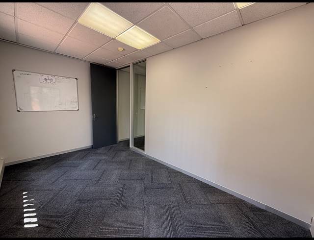 164M² OFFICE TO LET IN PARKTOWN